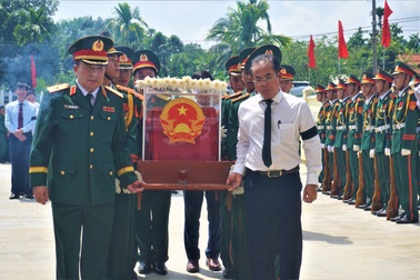 Truy điệu 17 liệt sĩ Quân khu 5 trong hố chôn chung có sợi dây dù trói tay