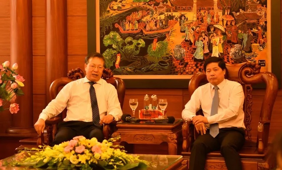 Tham tán Trung Quốc khen nhãn lồng Hưng Yên cùi dày và rất ngon - 1 Tham tán Trung Quốc khen nhãn lồng Hưng Yên cùi dày và rất ngon - 1