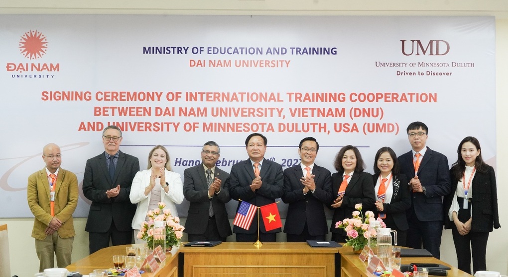 Sinh viên trường Đại học Đại Nam có cơ hội nhận 2 bằng tốt nghiệp - 2 Sinh viên trường Đại học Đại Nam có cơ hội nhận 2 bằng tốt nghiệp - 2