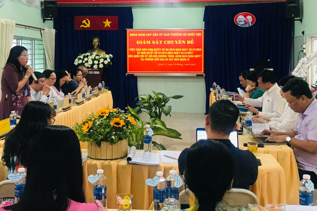 Nữ hiệu trưởng ở TPHCM: Năm nào cũng tuyển giáo viên, không ai nộp hồ sơ - 1 Nữ hiệu trưởng ở TPHCM: Năm nào cũng tuyển giáo viên, không ai nộp hồ sơ - 1
