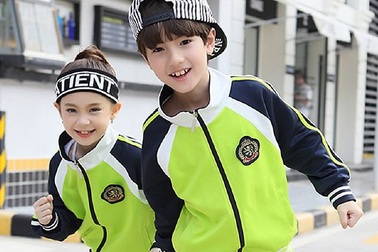 Trung Quốc: Đồng phục thời 4.0 khiến học sinh muốn trốn học "khóc thét"