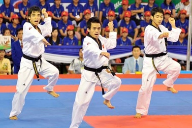 Việt Nam giành 2 HCV đầu tiên ở môn Taekwondo