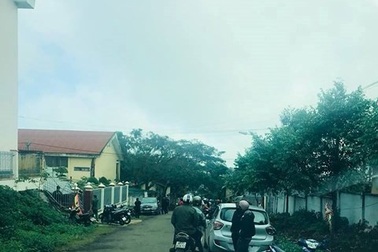 Giám đốc ngân hàng nghi thắt cổ tự tử tại nhà riêng