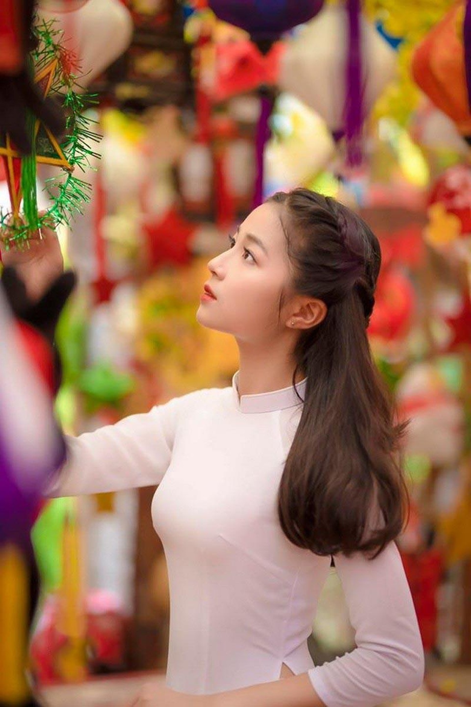 Nữ sinh Hà thành “gieo thương nhớ” với góc nghiêng xinh đẹp - 4 Nữ sinh Hà thành “gieo thương nhớ” với góc nghiêng xinh đẹp - 4