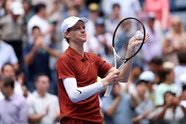 Sinner nối dài chuỗi trận thắng trên sân cứng tại Grand Slam