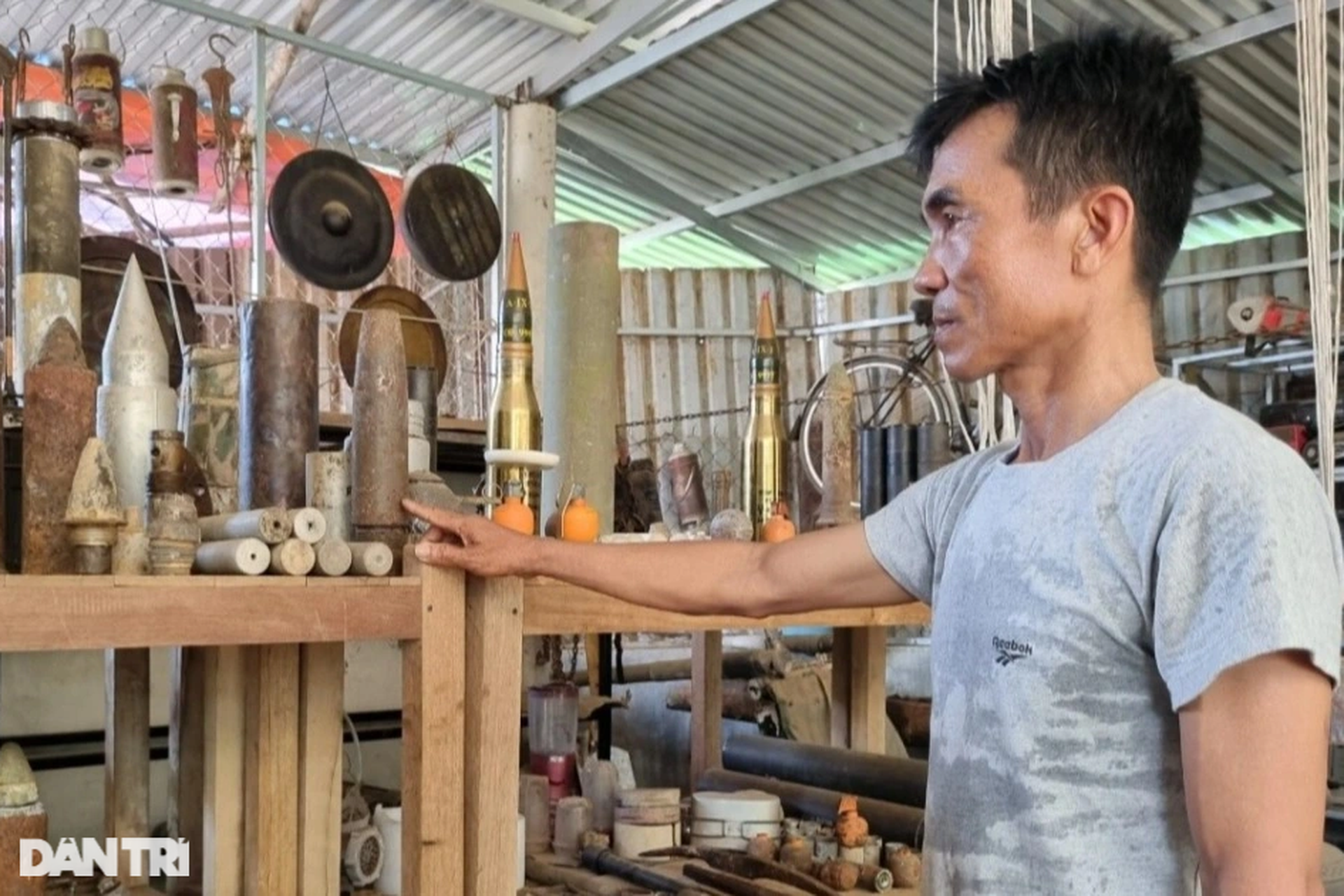 Bộ sưu tập bom, đạn của người đàn ông 52 tuổi ở Quảng Trị - 7 Bộ sưu tập bom, đạn của người đàn ông 52 tuổi ở Quảng Trị - 7