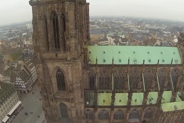 Vẻ đẹp tráng lệ của Nhà thờ Đức Bà Paris trước khi bị nhấn chìm trong biển lửa