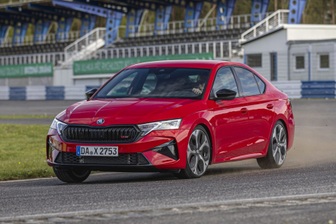 Khách Việt sắp có thêm lựa chọn sedan châu Âu hiệu suất cao, giá 1,5 tỷ