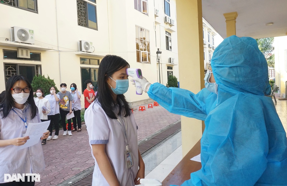 Học sinh Nghệ An háo hức được tiêm vaccine phòng Covid-19 - 2