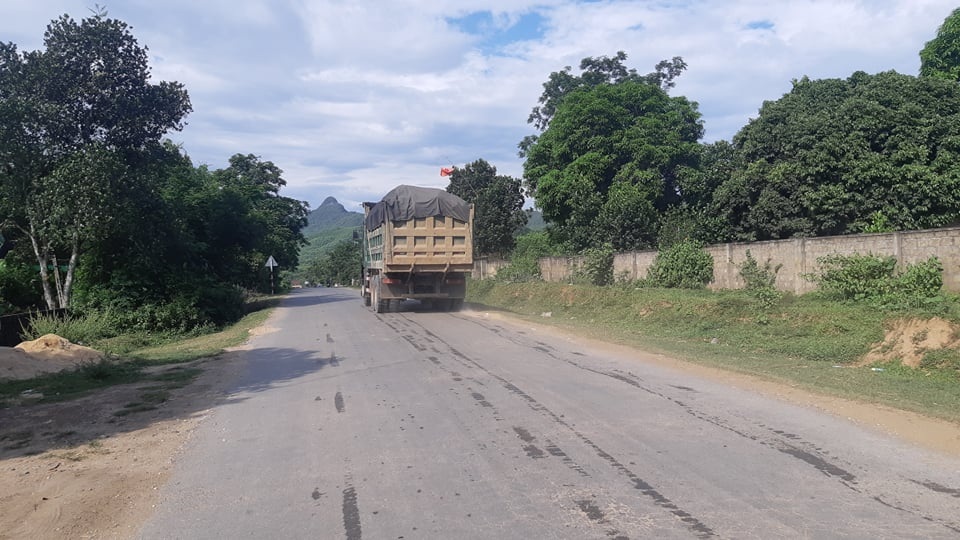 Qua mặt chính quyền, khai thác đất trái phép tràn lan tại Nghệ An - 6 Qua mặt chính quyền, khai thác đất trái phép tràn lan tại Nghệ An - 6