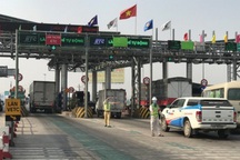 Thủ tướng yêu cầu dán thẻ định danh ô tô để thu phí không dừng