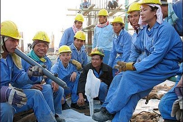 Phí XKLĐ “phá giá”, người lao động “oằn vai”