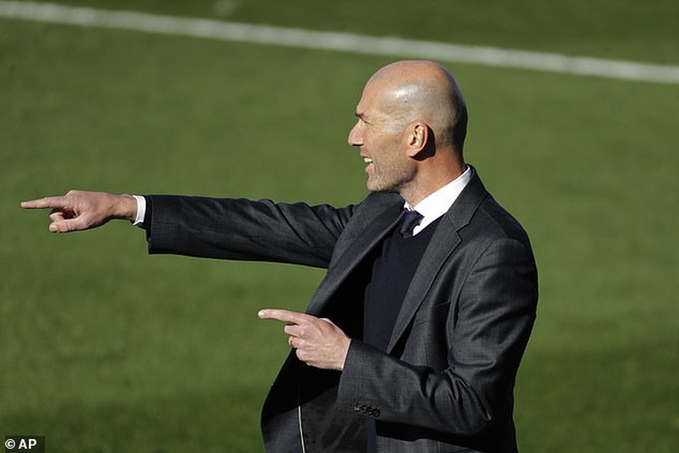 Benzema lập cú đúp, Real Madrid chỉ còn kém Atletico 3 điểm - 1 Benzema lập cú đúp, Real Madrid chỉ còn kém Atletico 3 điểm - 1