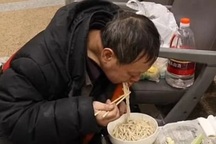 Suốt 14 năm vạ vật "ăn nhờ ở đậu" tại sân bay