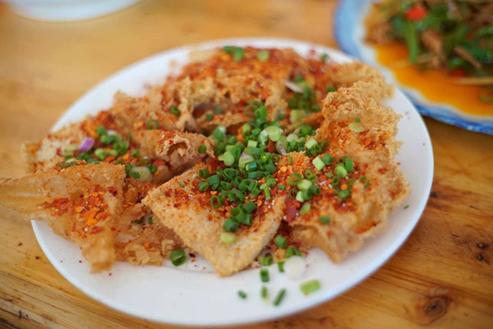 Đặc sản đậu phụ mọc lông trông như mốc, bốc mùi khó ngửi vẫn hút khách - 5 Đặc sản đậu phụ mọc lông trông như mốc, bốc mùi khó ngửi vẫn hút khách - 5