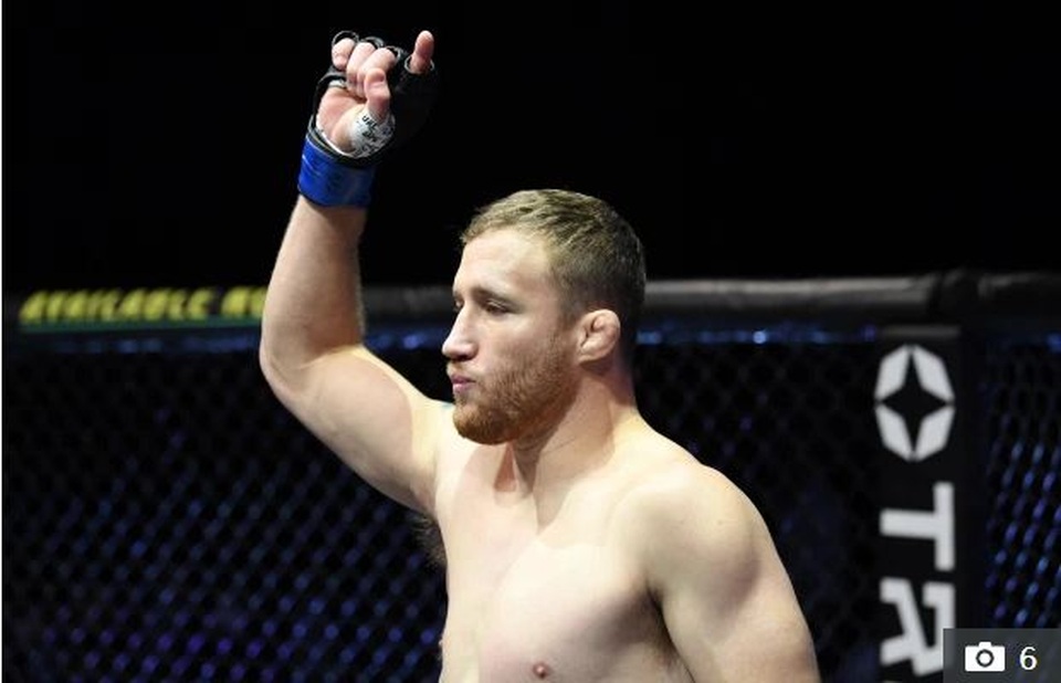 Khabib giải nghệ, ai sẽ là người giữ đai vô địch UFC hạng nhẹ? - 2 Khabib giải nghệ, ai sẽ là người giữ đai vô địch UFC hạng nhẹ? - 2