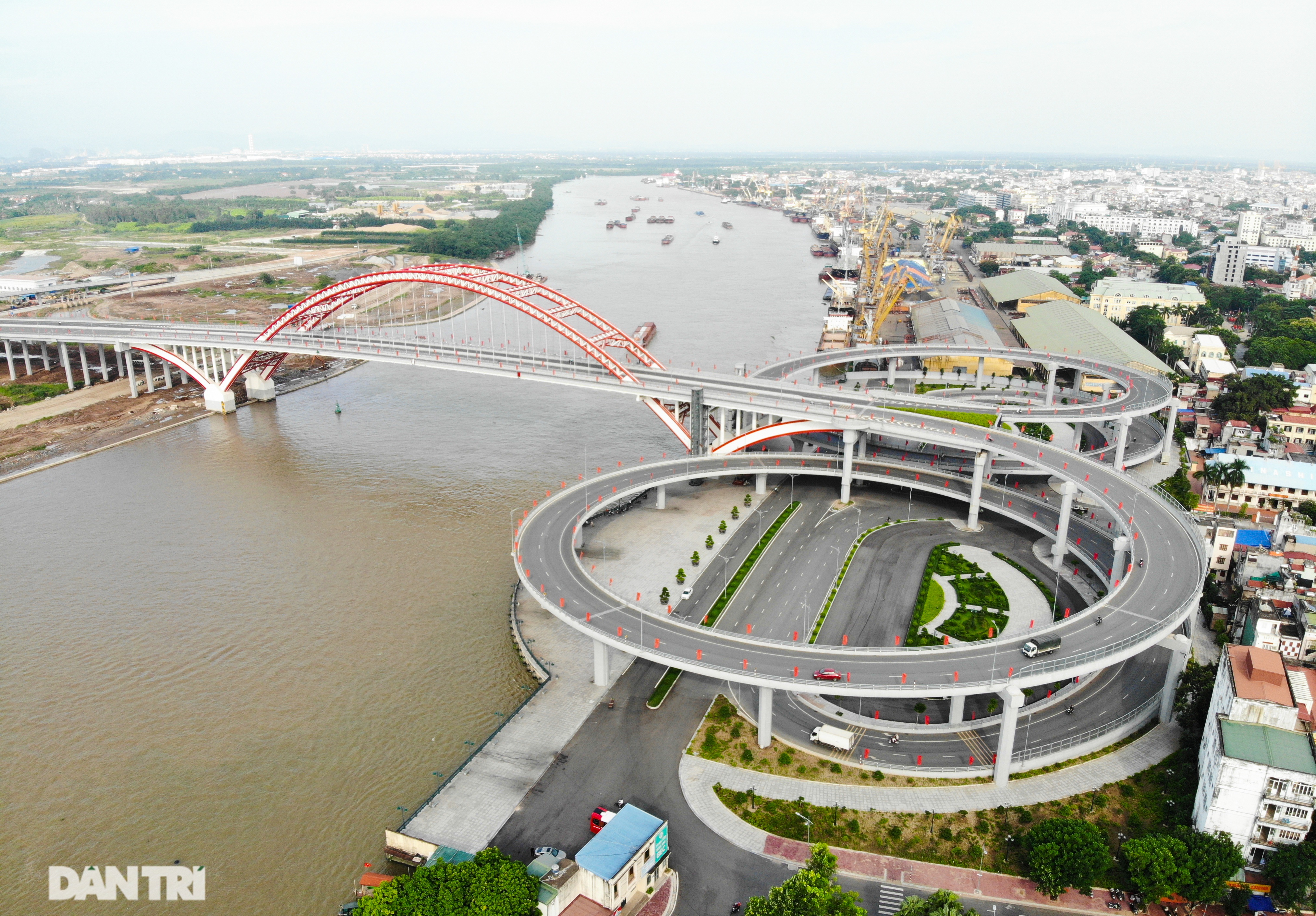 Những cây cầu đẹp, mang dấu ấn của thành phố cảng Hải Phòng - 11 Những cây cầu đẹp, mang dấu ấn của thành phố cảng Hải Phòng - 11