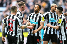 Newcastle thắng "hủy diệt" 6-1 trước Tottenham