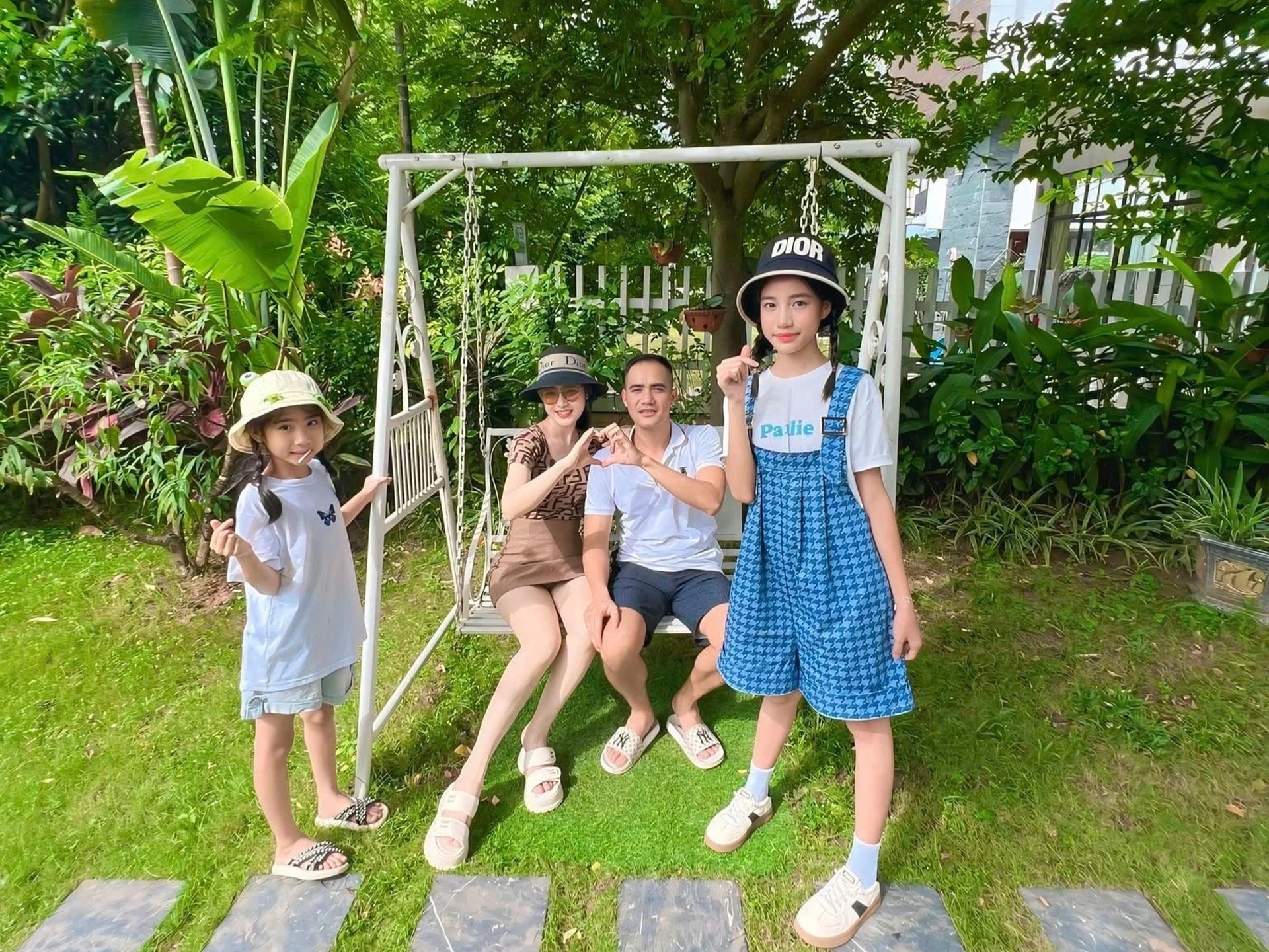 Vợ chồng ở Hà Nội bỏ phố về làng xây nhà vườn 3 tỷ đồng đẹp như resort - 8 Vợ chồng ở Hà Nội bỏ phố về làng xây nhà vườn 3 tỷ đồng đẹp như resort - 8