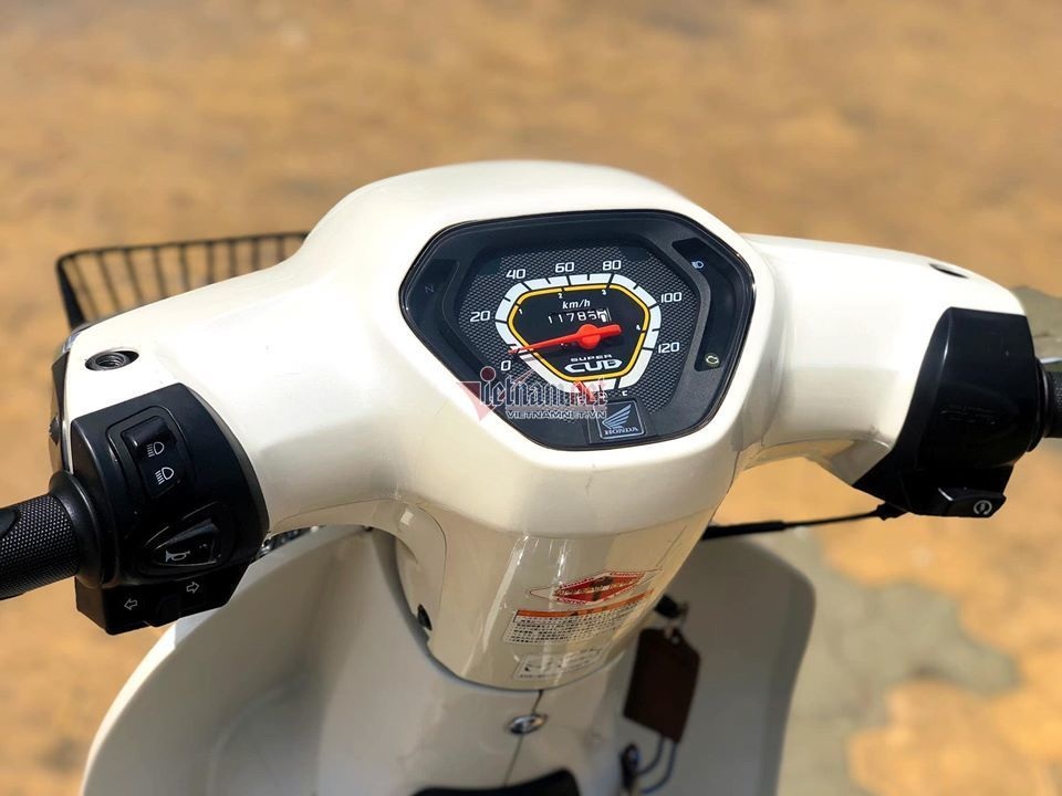 Honda Super Cub 110 cũ hàng hiếm giá hơn 100 triệu đồng - 3 Honda Super Cub 110 cũ hàng hiếm giá hơn 100 triệu đồng - 3
