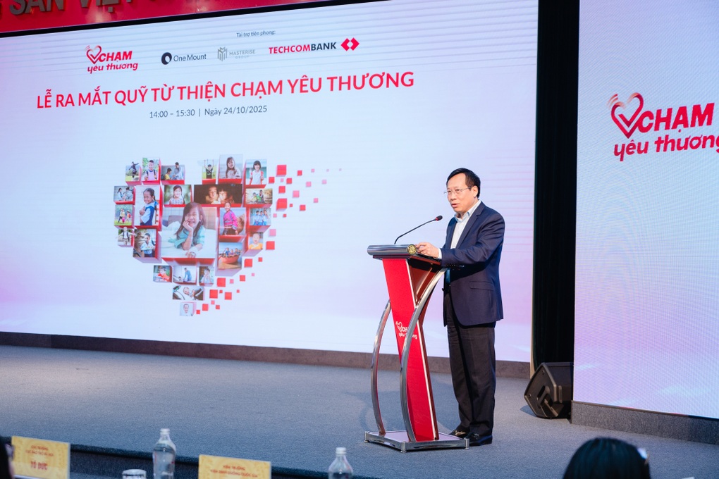 Ra mắt quỹ từ thiện Chạm Yêu Thương: Chạm yêu thương, gieo mầm hạnh phúc - 1 Ra mắt quỹ từ thiện Chạm Yêu Thương: Chạm yêu thương, gieo mầm hạnh phúc - 1