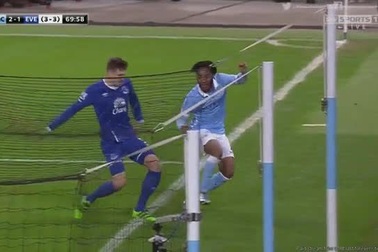 Bàn thắng không hợp lệ của Man City