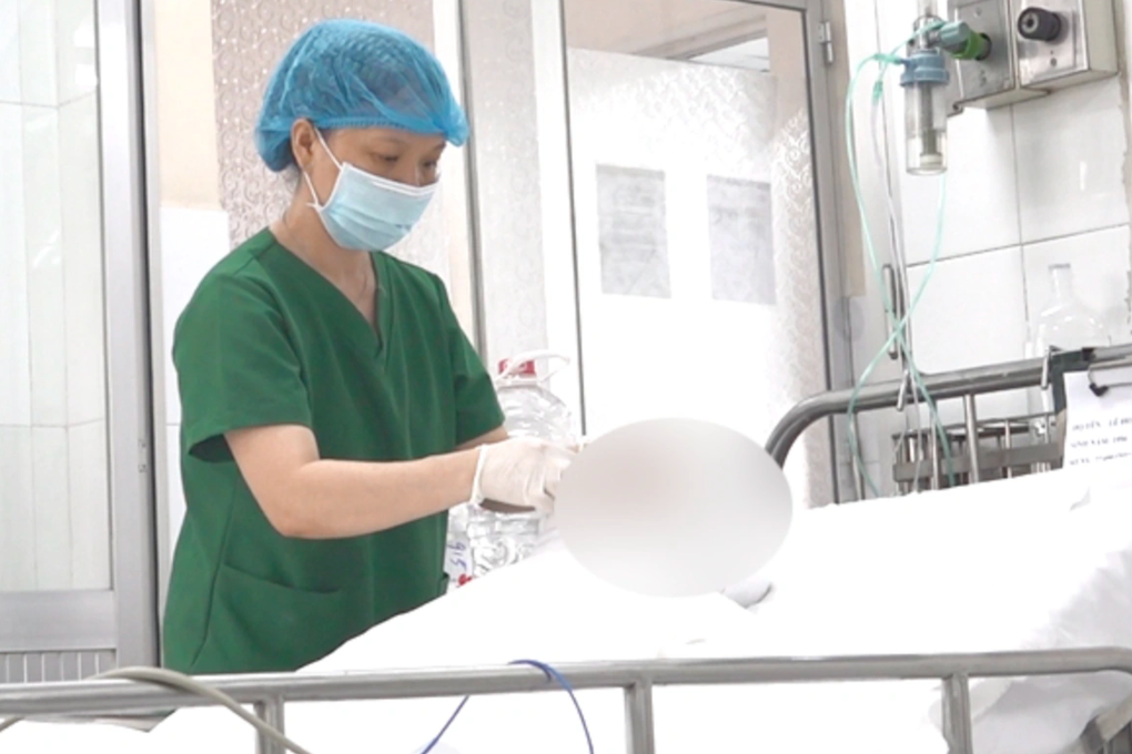 4 công nhân ở TPHCM gặp nạn khi sửa đường cáp ngầm, 1 ca bỏng 80% vùng đầu - 1 4 công nhân ở TPHCM gặp nạn khi sửa đường cáp ngầm, 1 ca bỏng 80% vùng đầu - 1