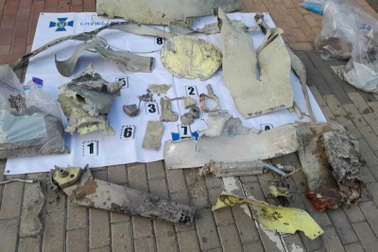 Ukraine mổ xẻ tên lửa Nga bị cáo buộc bắn vào tòa nhà chính phủ ở Kiev