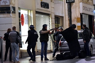 Giải cứu con tin tại tiệm nữ trang ở Pháp