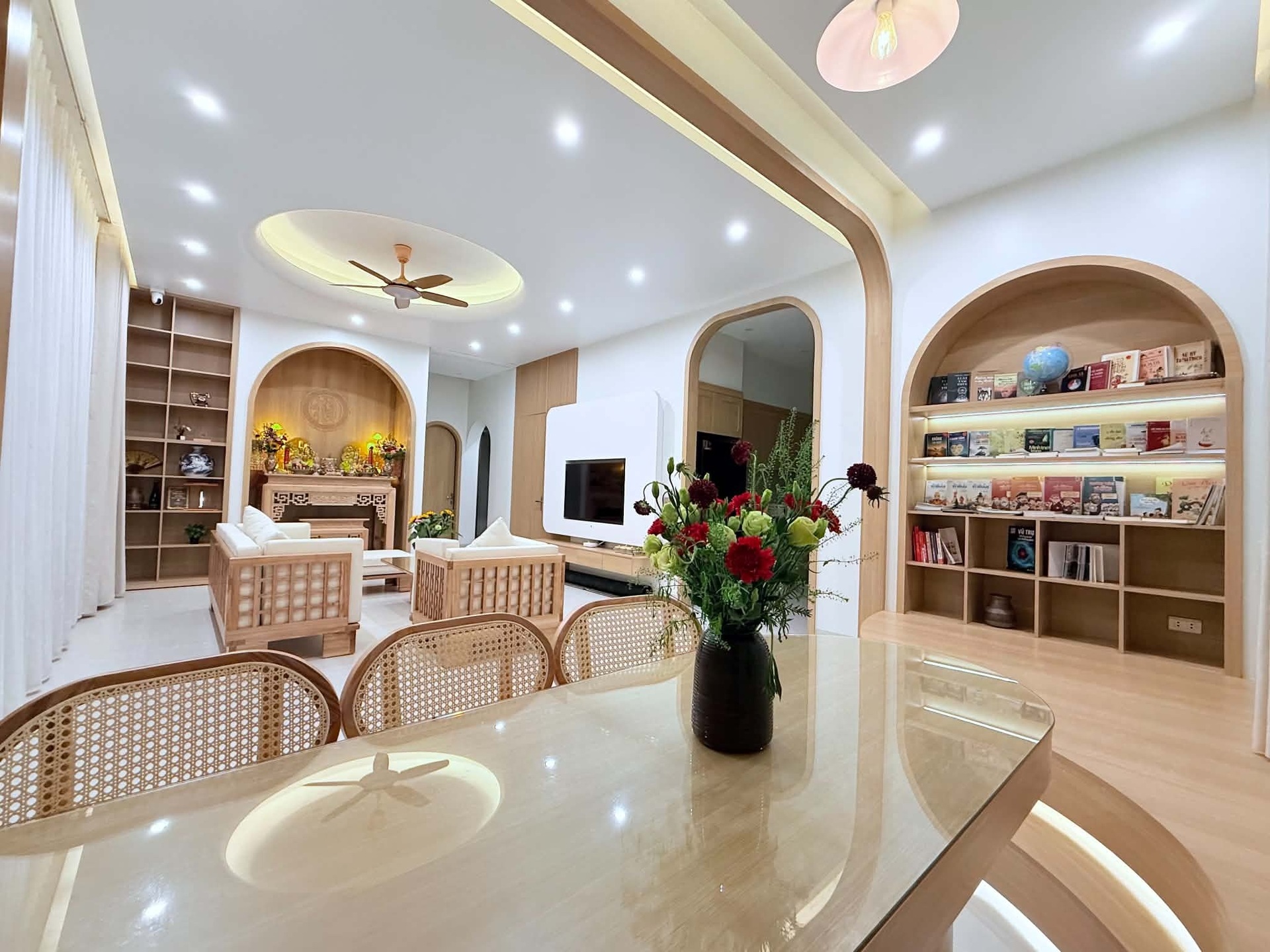 Vợ chồng ở Hà Nội bỏ phố về làng xây nhà vườn 3 tỷ đồng đẹp như resort - 2 Vợ chồng ở Hà Nội bỏ phố về làng xây nhà vườn 3 tỷ đồng đẹp như resort - 2