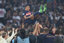 Mbappe: "Tôi ngẩng cao đầu khi rời PSG"