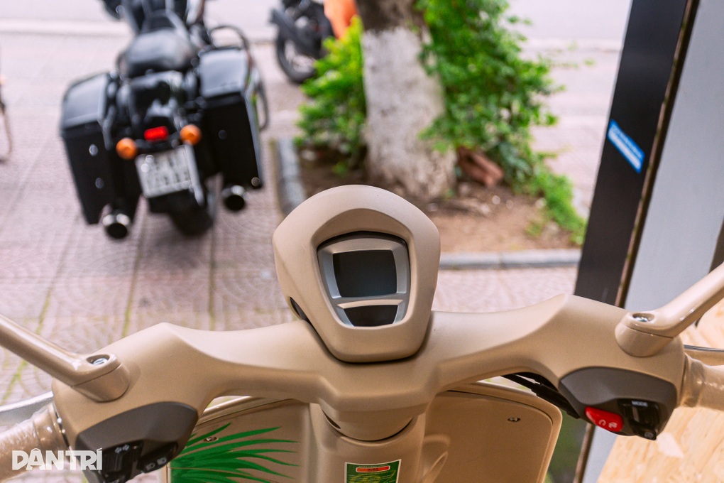 Vespa 946 Dragon rao giá hơn 700 triệu đồng, xe tay ga đắt ngang ô tô 7 chỗ - 8 Vespa 946 Dragon rao giá hơn 700 triệu đồng, xe tay ga đắt ngang ô tô 7 chỗ - 8