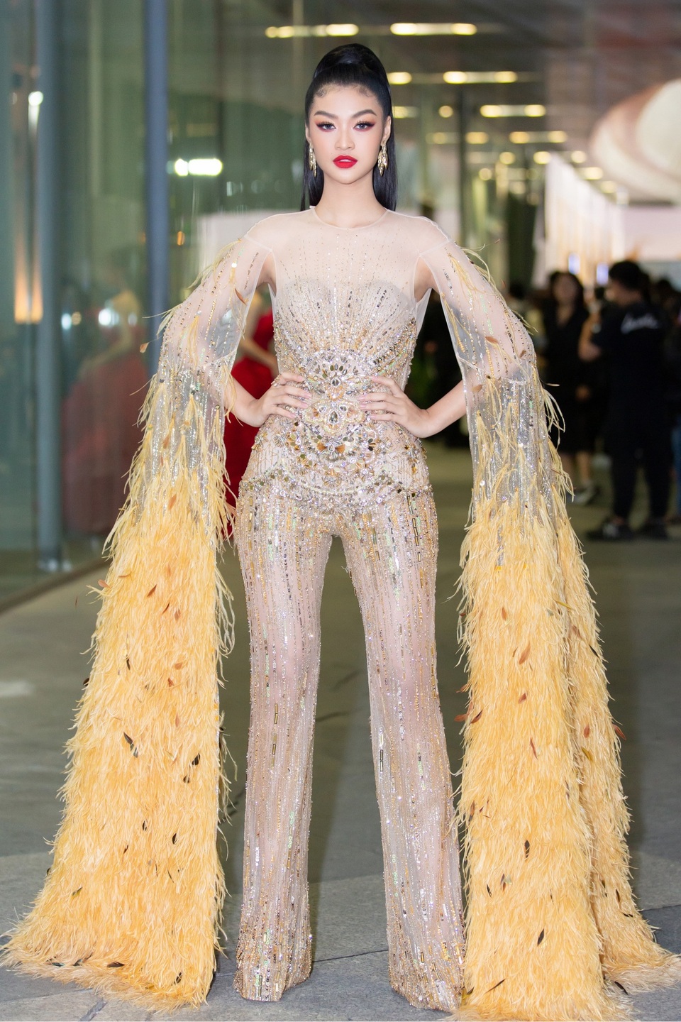 Á hậu Kiều Loan hoá… Đen Vâu trong Táo Xuân Canh Tý - 12