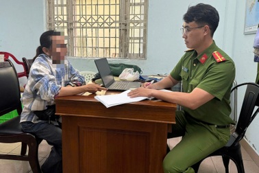 Xác minh người phụ nữ ném ghế xuống vực ở bán đảo Sơn Trà