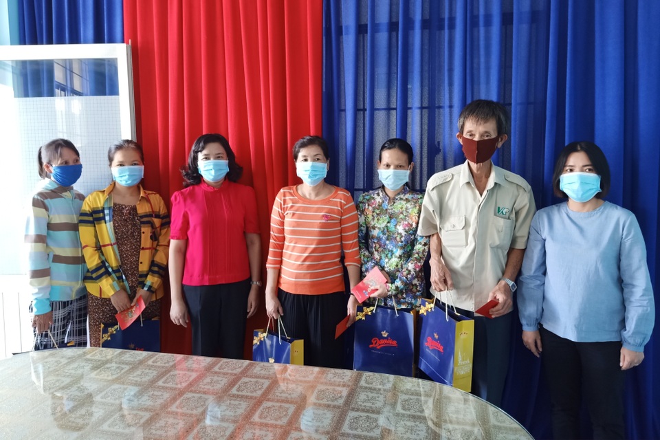 Sở LĐ-TBXH Bạc Liêu trao quà đến hộ chính sách dịp Tết - 2 Sở LĐ-TBXH Bạc Liêu trao quà đến hộ chính sách dịp Tết - 2