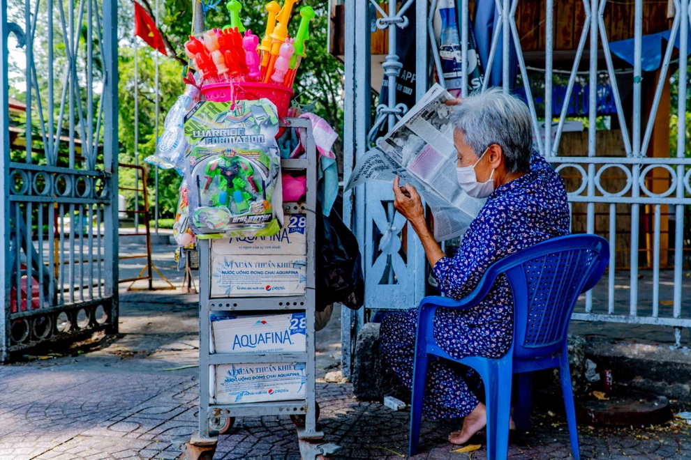 Người bán hàng rong gặp khó do Covid-19 mong chờ sự hỗ trợ - 1 Người bán hàng rong gặp khó do Covid-19 mong chờ sự hỗ trợ - 1