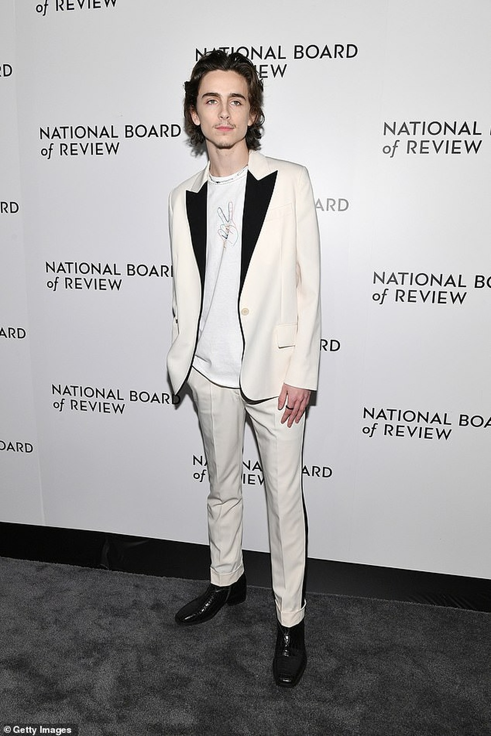 Timothée Chalamet xấu hổ vì lộ ảnh thân mật với ái nữ nhà Johnny Depp - 4 Timothée Chalamet xấu hổ vì lộ ảnh thân mật với ái nữ nhà Johnny Depp - 4