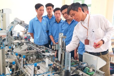 Thứ trưởng Bộ LĐ-TB&XH phản bác về việc bỏ chỉ tiêu lao động qua đào tạo