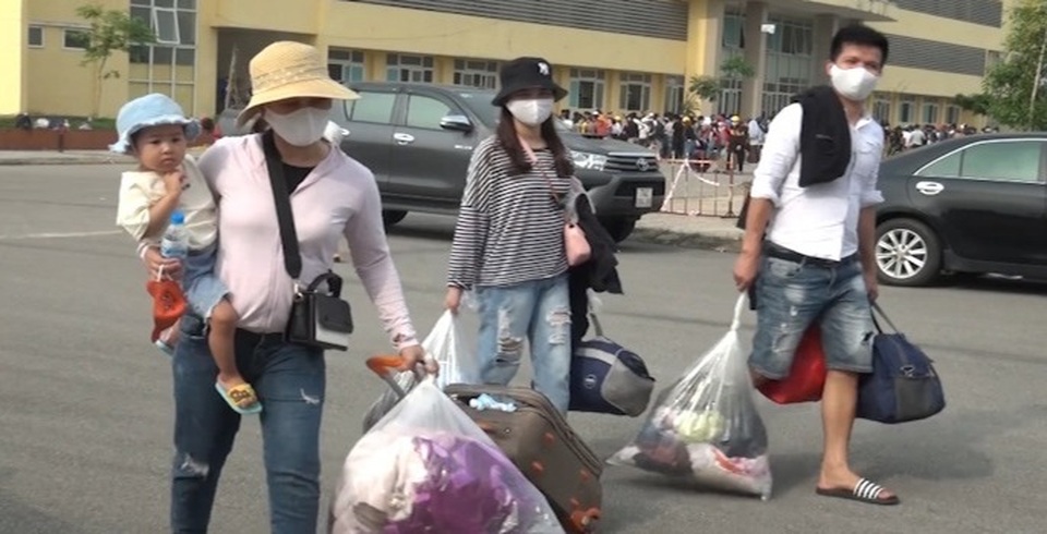 Quảng Trị: Hơn 400 công dân phấn khởi sau 23 ngày cách ly tập trung - 4 Quảng Trị: Hơn 400 công dân phấn khởi sau 23 ngày cách ly tập trung - 4