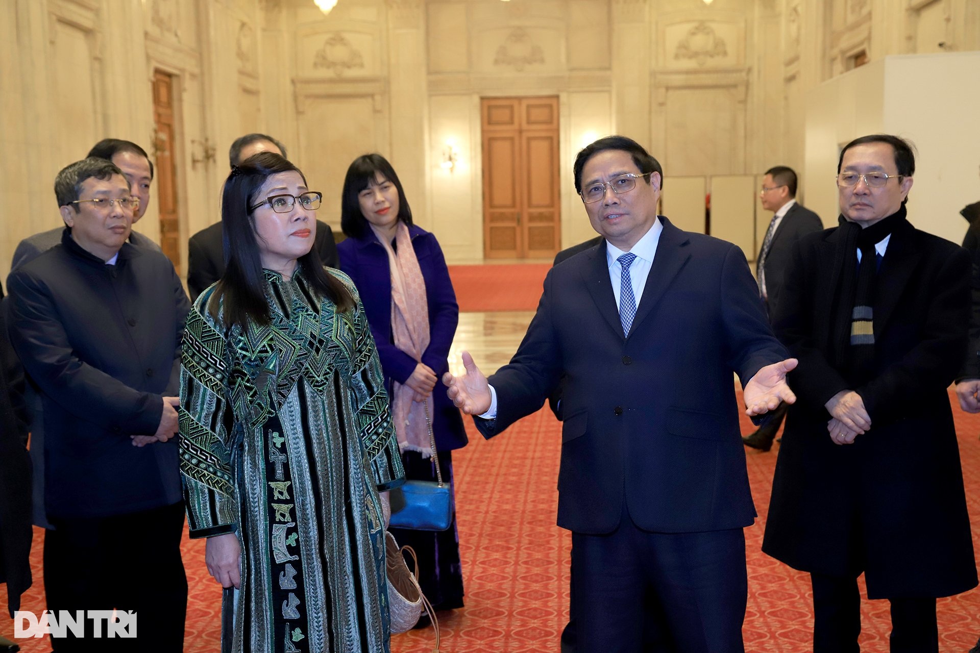 Thủ tướng Phạm Minh Chính thăm tòa nhà Quốc hội đặc biệt ở Romania - 1 Thủ tướng Phạm Minh Chính thăm tòa nhà Quốc hội đặc biệt ở Romania - 1