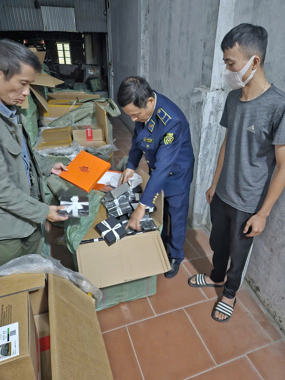 Chống hàng giả trên môi trường mạng: Cần giải pháp mạnh và đồng bộ - 1