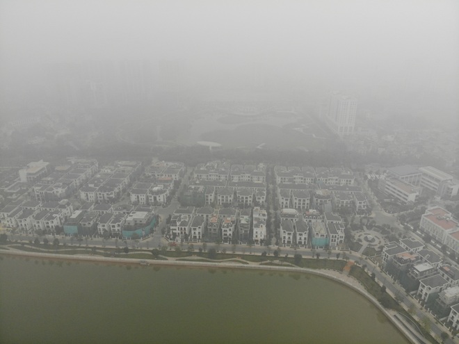 Không khí Hà Nội liên tục ở ngưỡng xấu, nhà cao tầng chìm trong mù mịt - 6 Không khí Hà Nội liên tục ở ngưỡng xấu, nhà cao tầng chìm trong mù mịt - 6