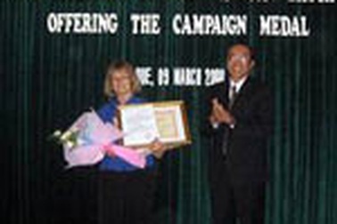 Tiến sĩ Britta Ogle nhận Huy chương vì sự nghiệp giáo dục VN