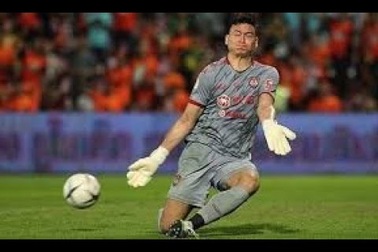 Pha cứu thua khó tin của Văn Lâm