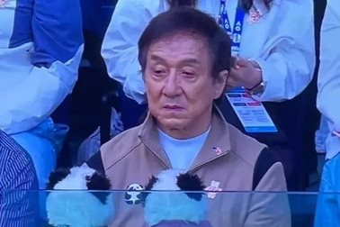 Ngoại hình "vua võ thuật" Thành Long ở tuổi 71 gây chú ý