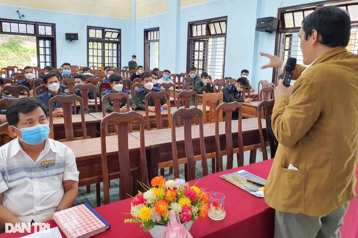 Đào tạo cán bộ giữ rừng chuyên nghiệp - 3 Đào tạo cán bộ giữ rừng chuyên nghiệp - 3
