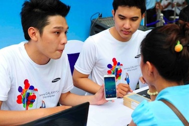 Sức tiêu thụ của Galaxy S4 vượt quá dự kiến