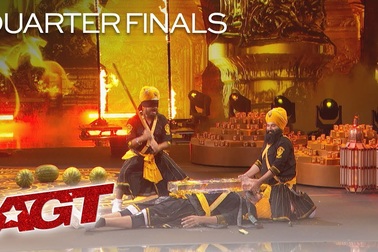 “Hết hồn” với những trò đùa giỡn tử thần của nhóm trình diễn mạo hiểm