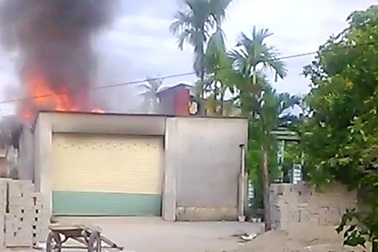 Cả khu dân cư hãi hùng vì kho gas phát nổ như bom