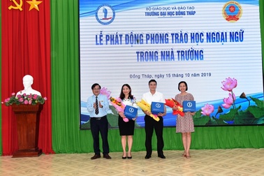 Bộ GD-ĐT kêu gọi học sinh, sinh viên học ngoại ngữ